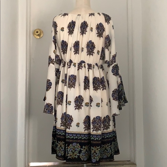 White Floral Bell Sleeve Dress - Picture 3 of 4